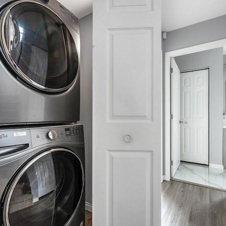 Stylish Dual Bedroom Suite In Van West バンクーバー エクステリア 写真